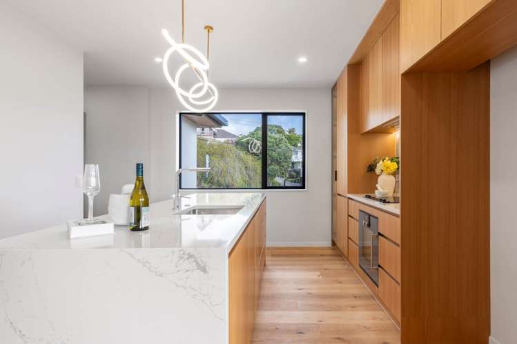 10/403 Beach Road Mairangi Bay_8