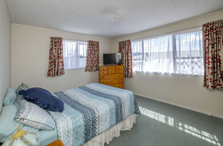 8 O'Rourke Place Otaki Beach_9