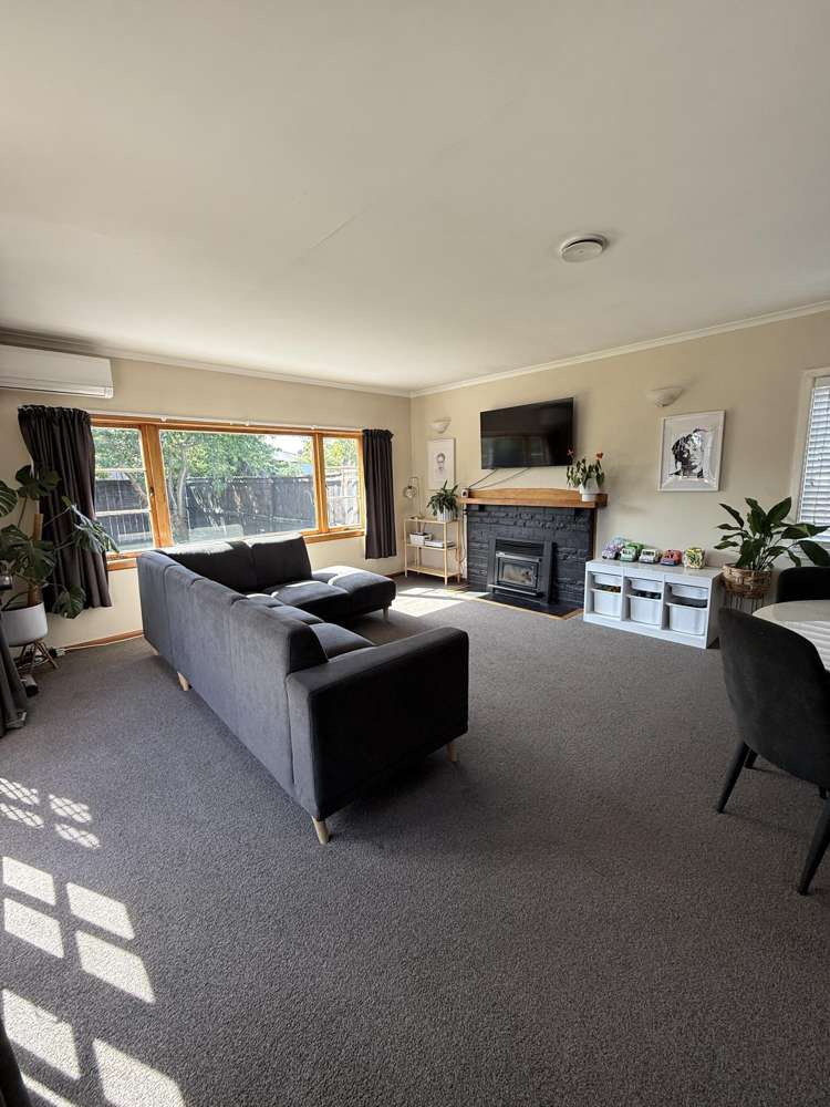 2/14 Menin Road Onekawa_1