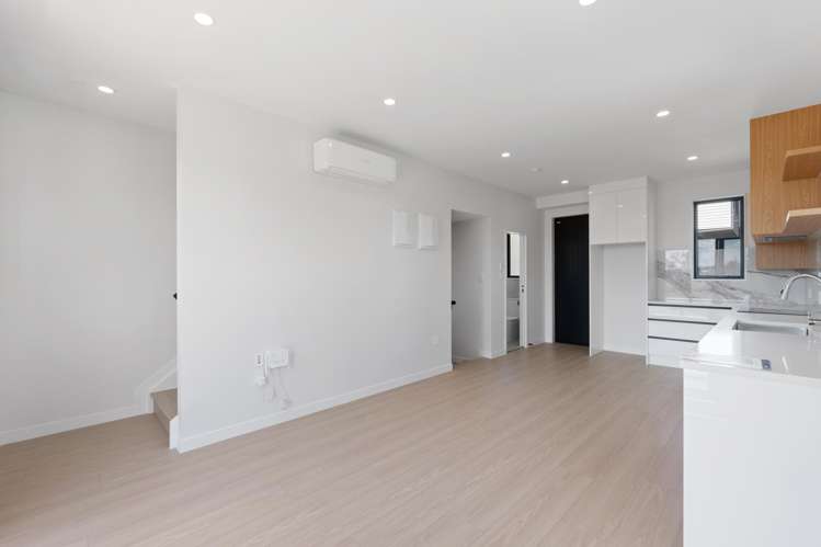 2,3,6,7/10 Alexander Avenue Torbay_38