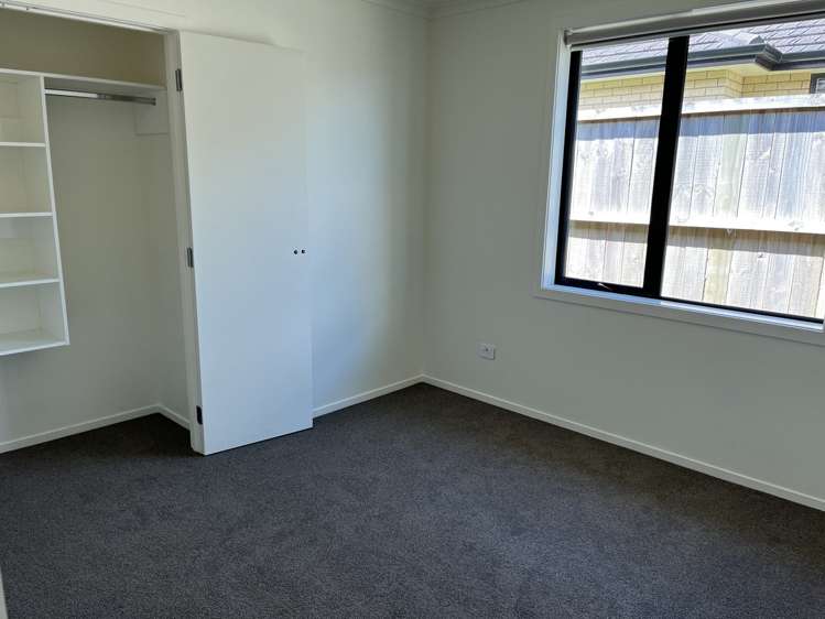 29 Cabourne Drive Glenview_13