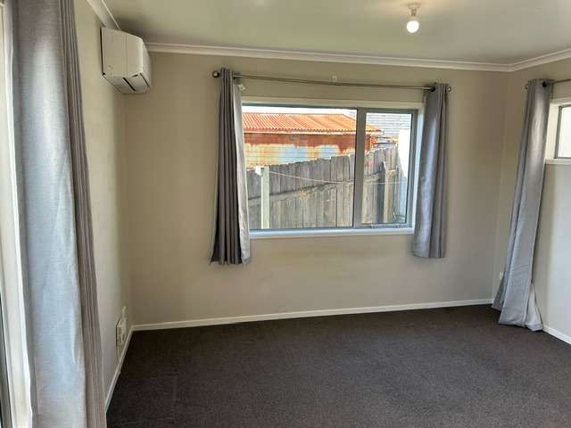 10b Paritutu Road 2164_3