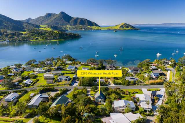 Between the Mountain and the Sea