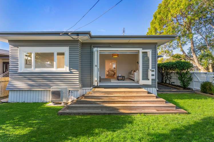 85 Kiwi Road Point Chevalier_24