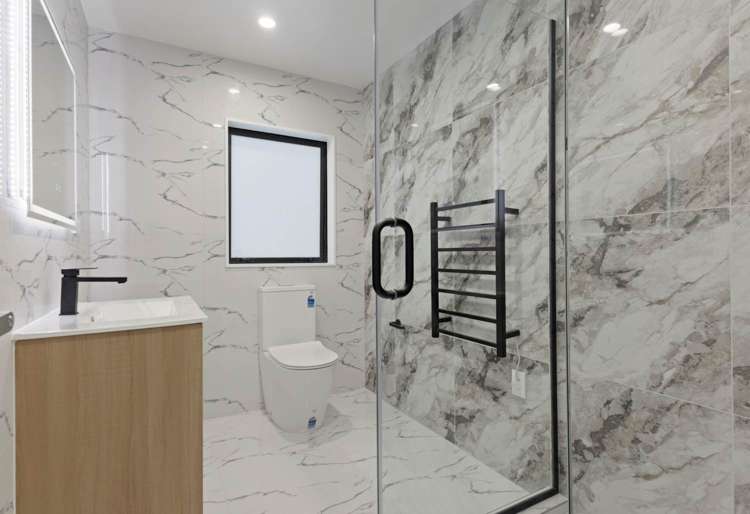 2 & 3/142 Great South Road Manurewa_19