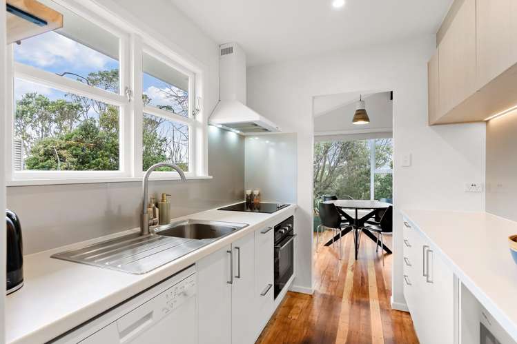 10 Loasby Crescent_5