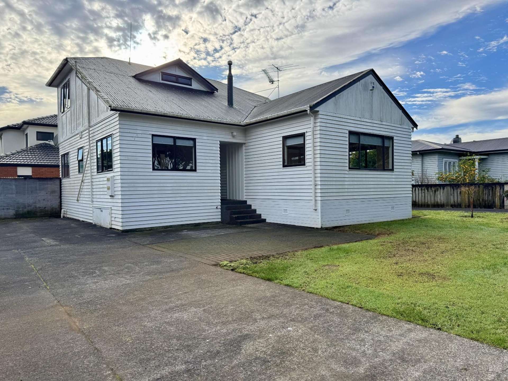 27A Hazel Avenue Mount Roskill_0