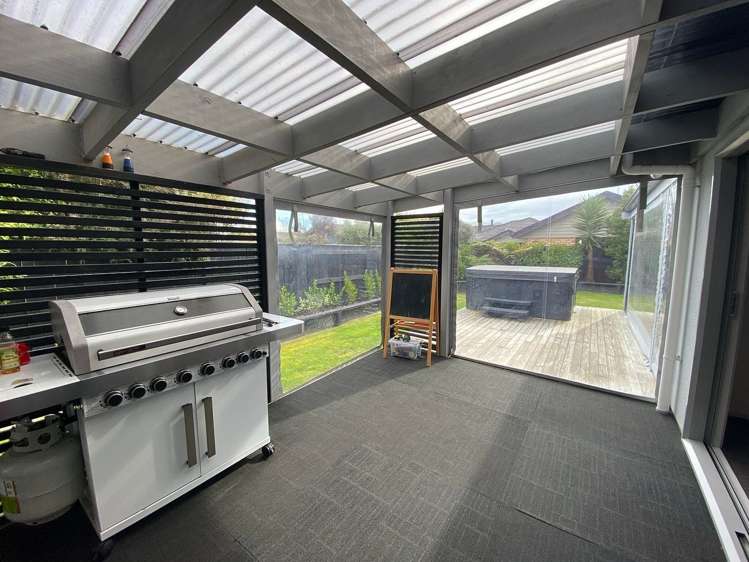 6 Chestnut Close Kelvin Grove_8