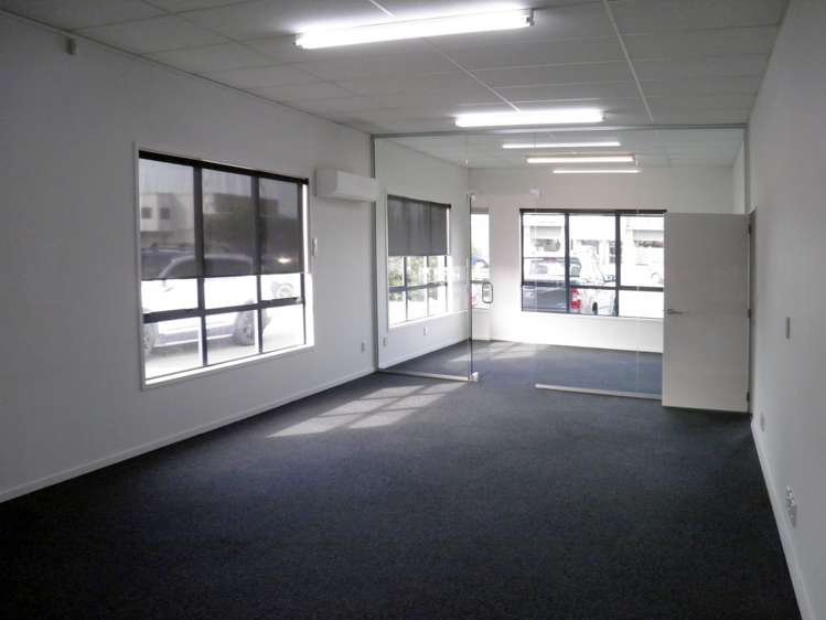 2/8 Homersham Place Burnside_1