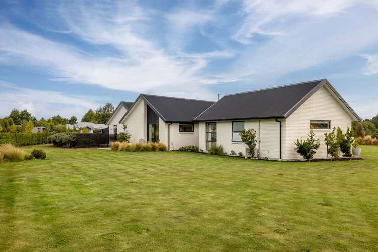 5 Evergreen Drive Woodend_30