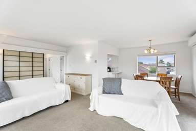 1/303 Point Chevalier Road_1