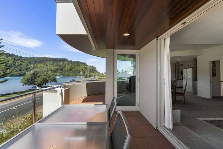 301 Beach Road Whangamata_16