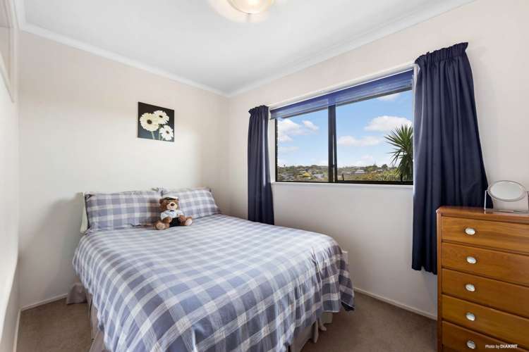 2/499 Beach Road Murrays Bay_10