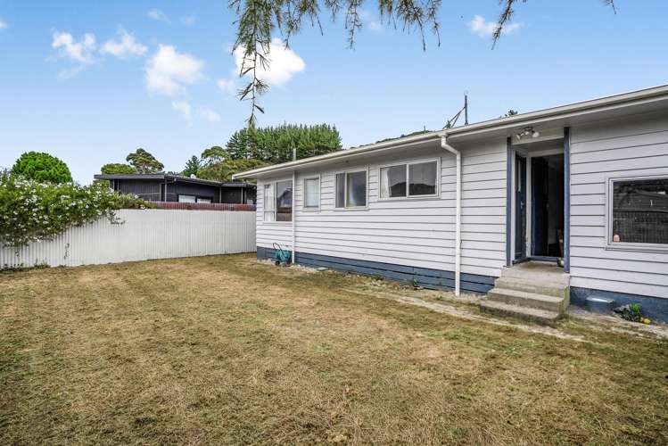 19A Kendal Grove Wainuiomata_11