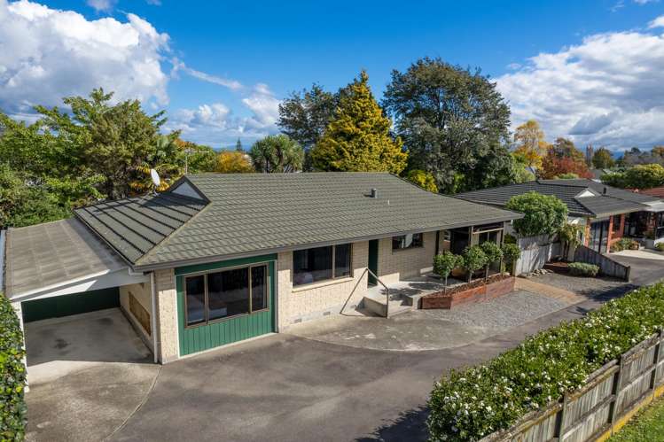 2/63 Neale Avenue Stoke_3