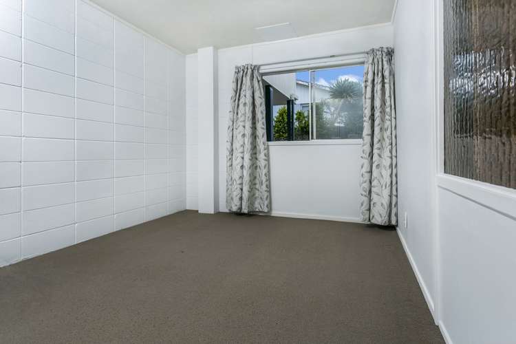 2/4 Coronation Road Glenfield_15