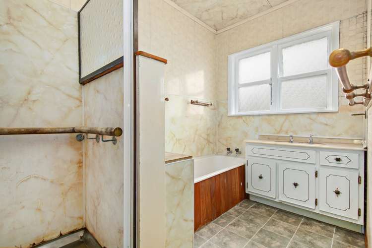 142 Main Road Tawa_11