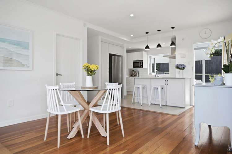 2/17 Masterton Road_4