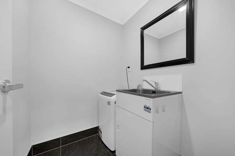 12 Panakenake Way Flat Bush_19