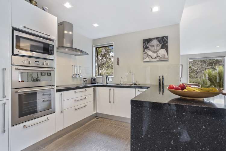 81 Huia Road Titirangi_11