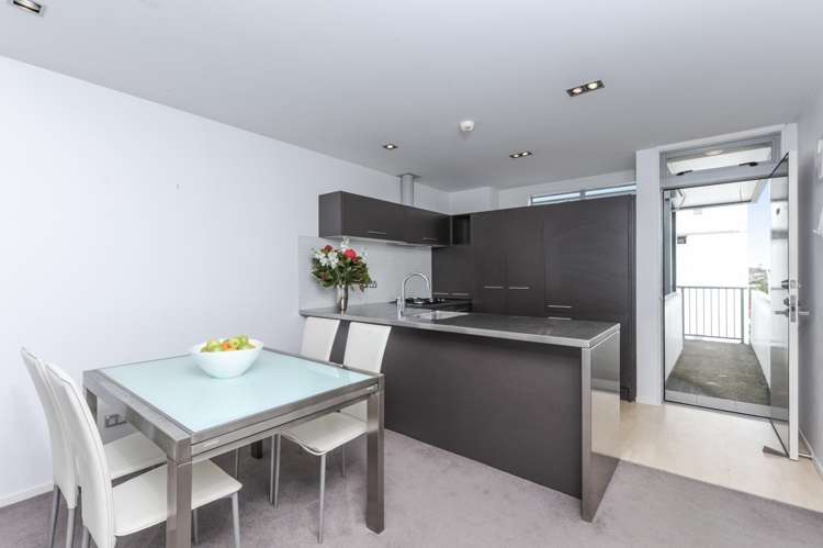 6p/435 New North Road Kingsland_5