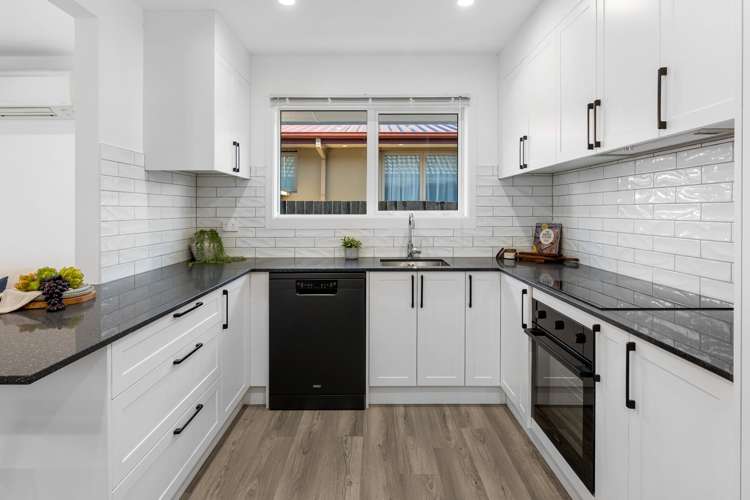 1/320 Memorial Avenue_3