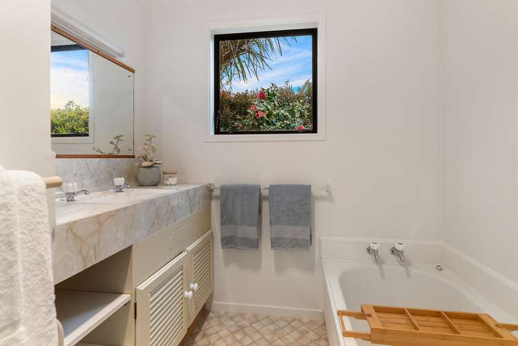 3 Newstead Avenue Browns Bay_11