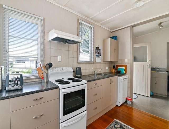 19 Kawaha Point Road Fairy Springs_1