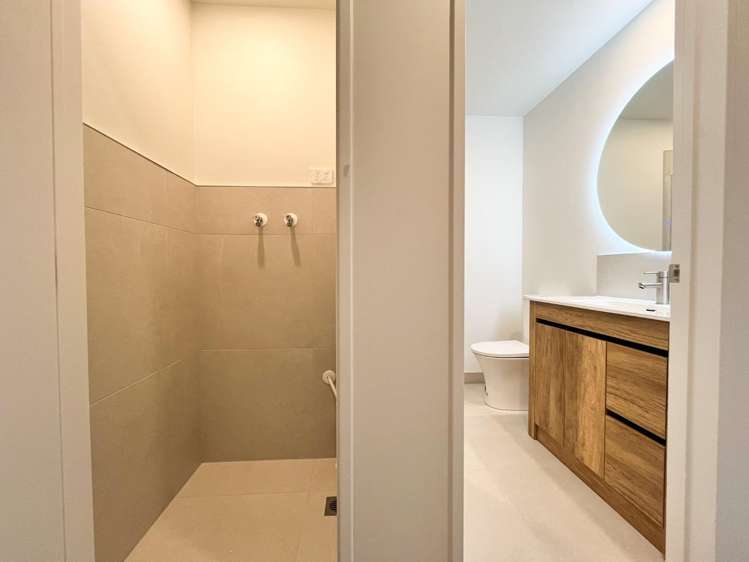 17/9 Aeroview Drive 1603_9