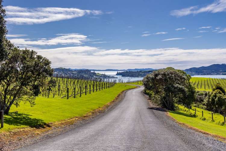 2958 State Highway 10 Paewhenua Island_4