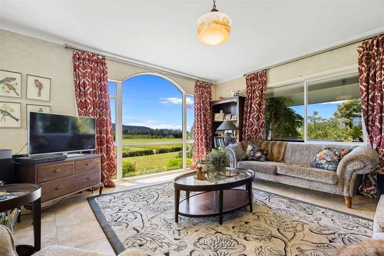 86 Davis Road Cust_5