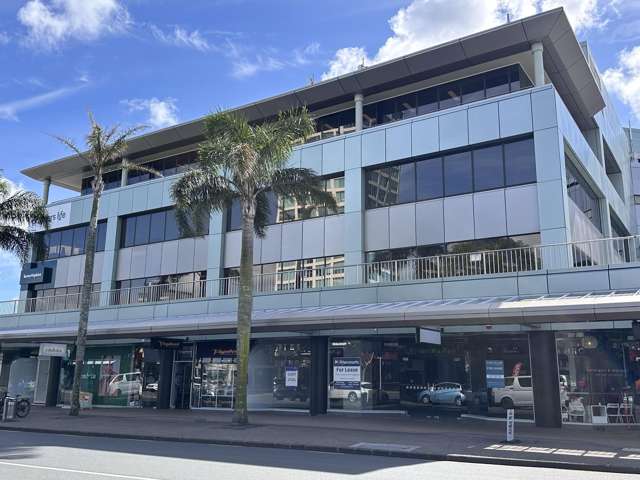 Shop 2 and 3/1-7 The Strand Takapuna_1