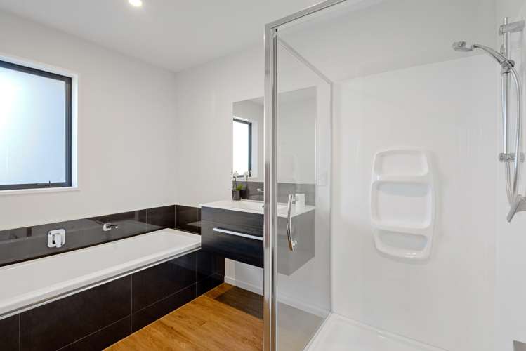 10 Kohunga Crescent Bottle Lake_13