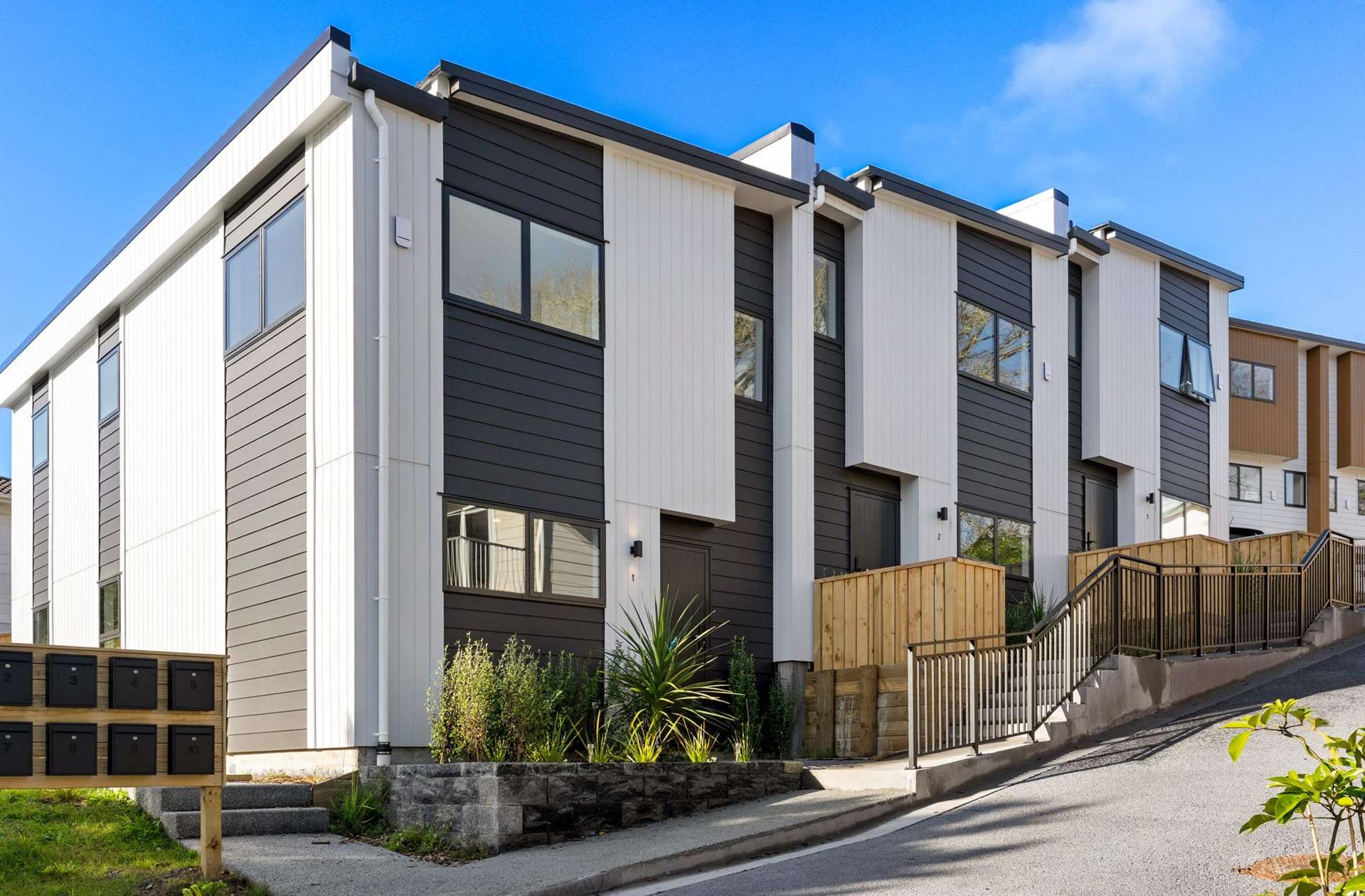 1/6 Embassy Place Glenfield_0