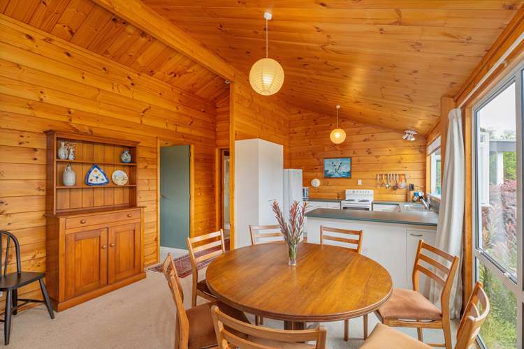 6 Lake Court Pauanui_9