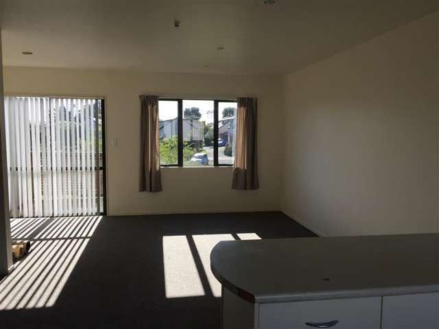 7/12 Ambrico Place New Lynn_1