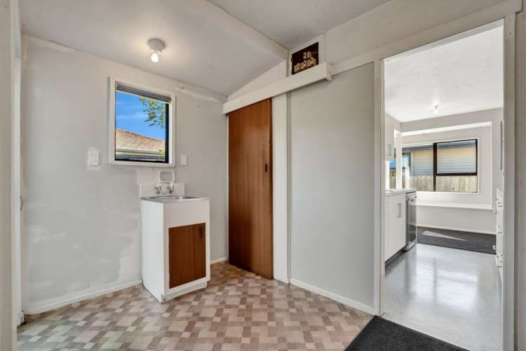 2/114 Randolph Street Woolston_13