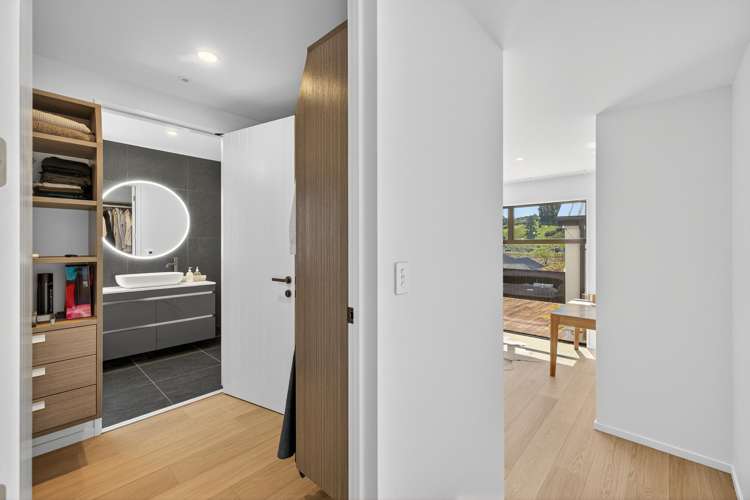 6 Round Hill Rise Cracroft_12