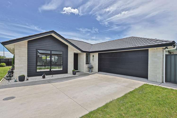 6 Horton Close Frimley_13