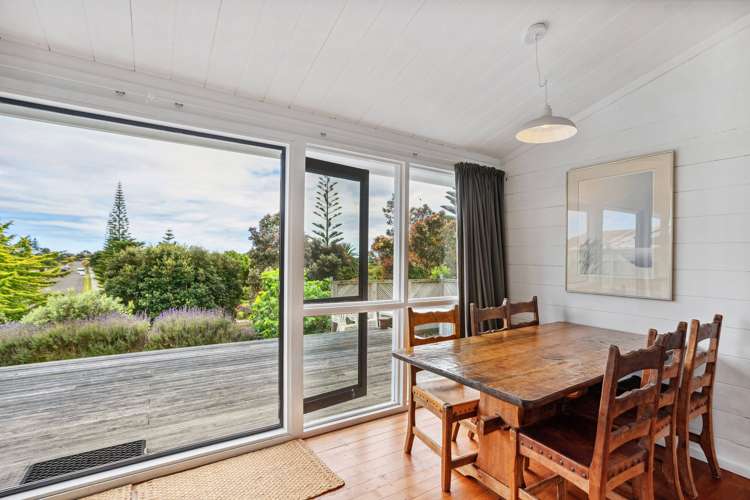 42 Queens Road Waikanae Beach_9