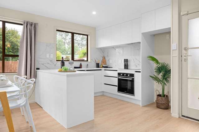 66 Southsea Crescent Silverdale_2