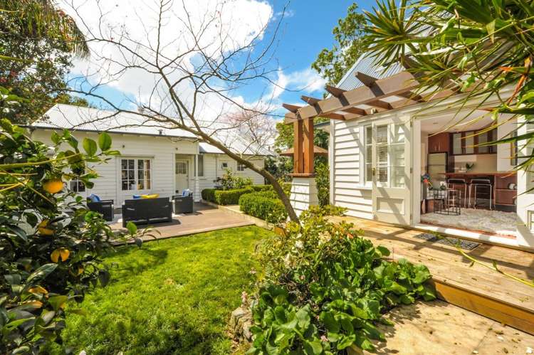 2 Kingsview Road Mount Eden_22