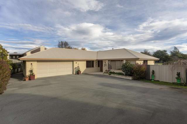 EASY-CARE LIVING, RURAL FEEL