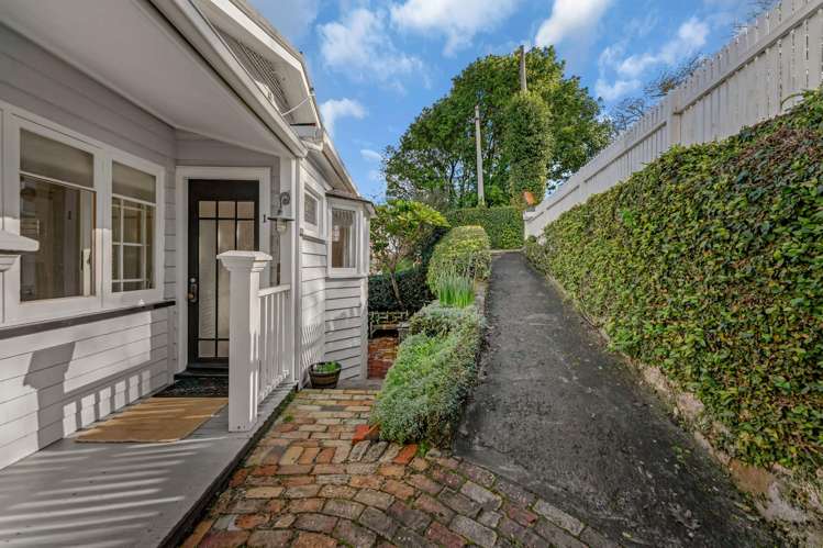 1/15A Kerr Street Devonport_2