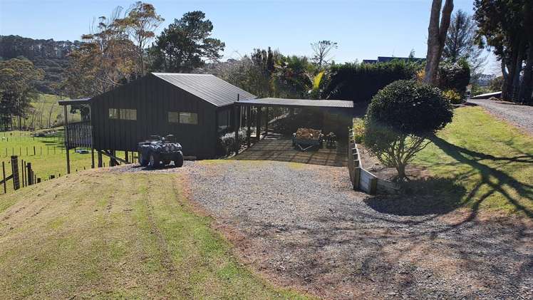 Forest Hill Road Waiatarua_1