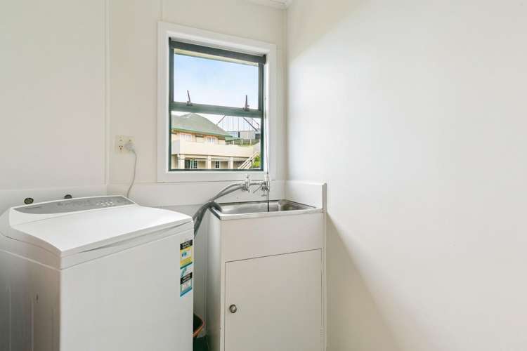 54 Akaroa Drive Maupuia_19