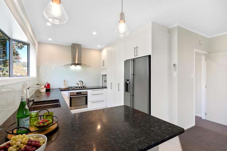 24 Holyoake Crescent Avalon_2