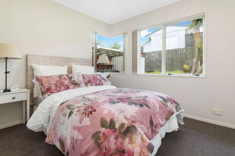 22 Belfry Place Wattle Downs_15