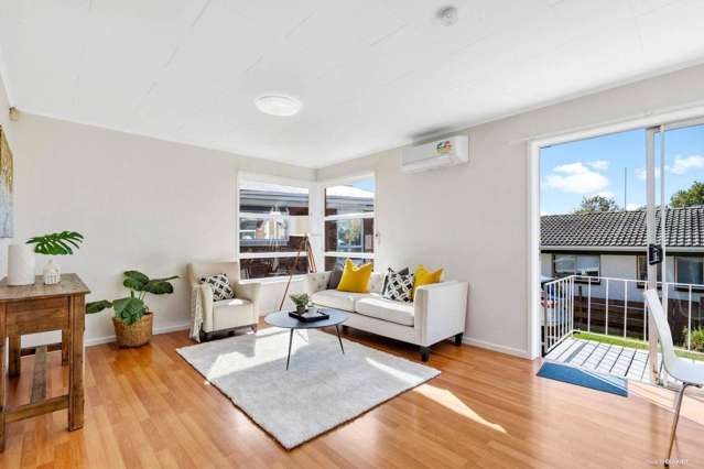 Easy-Care Home Near Shops, Schools & Motorway