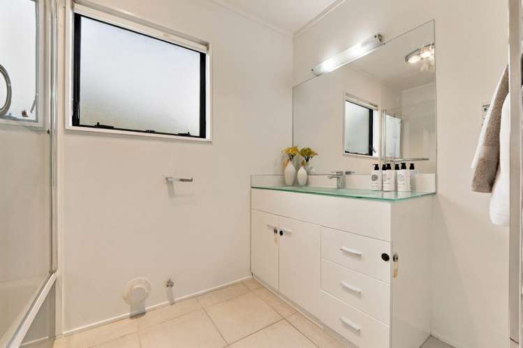 2/71 Selwyn Crescent Forrest Hill_16